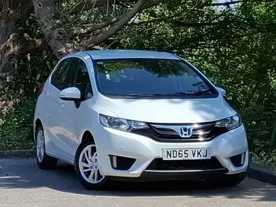 Used Honda Jazz SE 102 HP (75 kW) 2016 White Hatchback