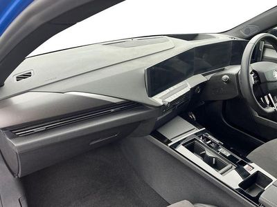 Used Vauxhall Astra Ultimate 178 HP (130 kW) 2024 Blue Estate