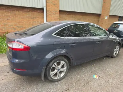 Begagnad Ford Mondeo Titanium 140 HK (102 kW) 2013 Grå Halvkombi