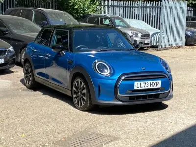 Used Mini Cooper Exclusive 134 HP (98 kW) 2023 Blue Hatchback