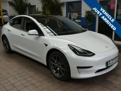 Usado Tesla Model 3 RWD 177 kW (241 CV) 2023 Blanco Berlina