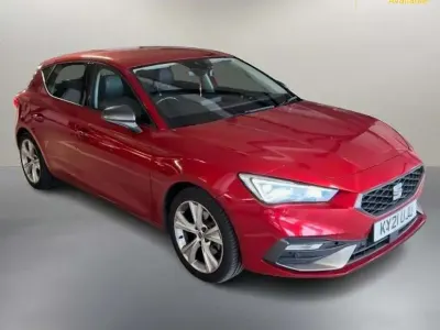 Begagnad Seat Leon FR 150 HK (110 kW) 2021 Röd Halvkombi