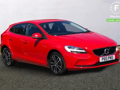 Used Volvo V40 Momentum 122 HP (89 kW) 2018 Red Hatchback