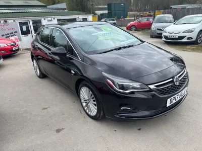 Used Vauxhall Astra Elite 150 HP (110 kW) 2017 Black Hatchback