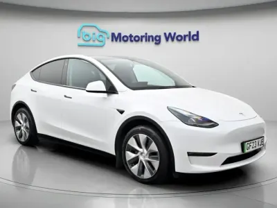 Begagnad Tesla Model Y Long Range AWD 378 kW (514 HK) 2023 Vit SUV
