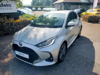 Used Toyota Yaris 113 HP (83 kW) 2021 Silver Hatchback