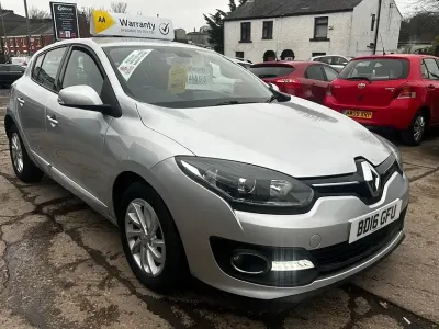 Used Renault Mégane III Dynamique 110 HP (80 kW) 2016 Silver Hatchback