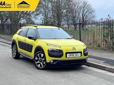 Used Citroën C4 Cactus Flair 100 HP (73 kW) 2016 Yellow Hatchback