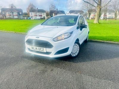 Used Ford Fiesta 94 HP (69 kW) 2014 White Van