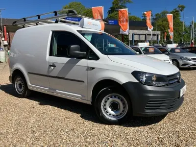 Begagnad VW Caddy Startline 102 HK (75 kW) 2018 Vit Minibuss
