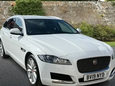 Używany Jaguar XF Sportbrake Portfolio 250 KM (183 kW) 2019 Biały Kombi