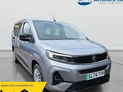 Used Vauxhall Combo Design Edition 100 kW (136 HP) 2024 Grey MPV