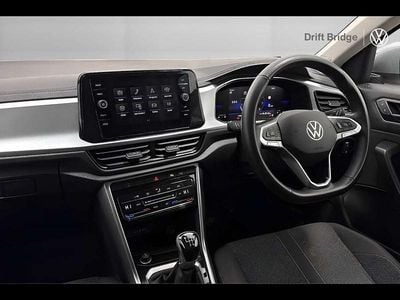 Używany VW T-Roc Match 150 KM (110 kW) 2025 Srebrny SUV