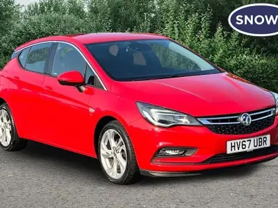 Used Vauxhall Astra SRi 101 HP (74 kW) 2017 Red Hatchback