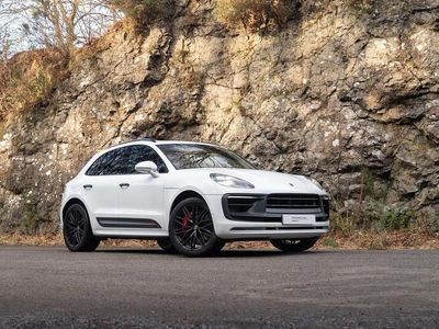 Used Porsche Macan 440 HP (323 kW) 2022 White SUV