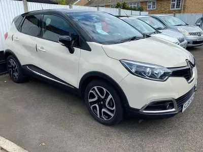 Used Renault Captur Dynamique 120 HP (88 kW) 2015 Cream SUV