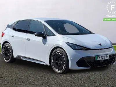 Begagnad Cupra Born e-Boost 169 kW (230 HK) 2022 Vit Halvkombi