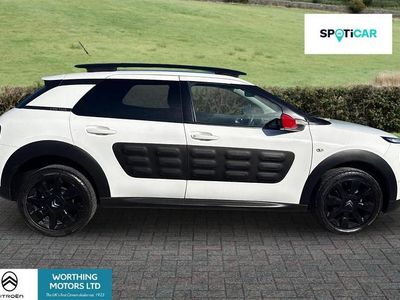Used Citroën C4 Cactus Flair 108 HP (79 kW) 2018 White Hatchback