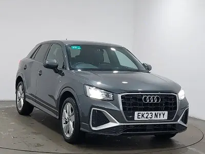 Usado Audi Q2 S-Line 150 HP (110 kW) 2023 Cinzento SUV