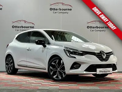 Używany Renault Clio V Techno 90 KM (66 kW) 2023 Biały Hatchback
