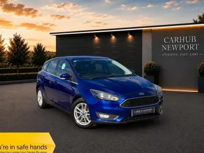 Begagnad Ford Focus Zetec 115 HK (84 kW) 2015 Blå Halvkombi