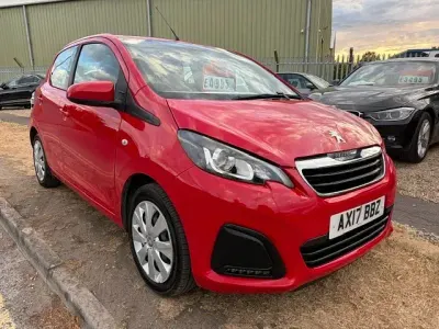Used Peugeot 108 Active 68 HP (50 kW) 2017 Red Hatchback
