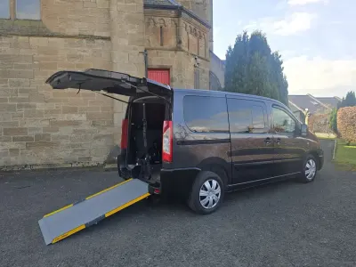 Begagnad Peugeot TePee Comfort 2014 Grå Minibuss
