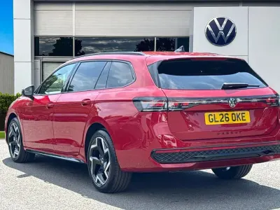 New VW Passat R-line 204 HP (150 kW) 2026 Red Estate