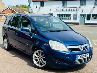 Begagnad Vauxhall Zafira Design Edition 150 HK (110 kW) 2009 Blå Minibuss