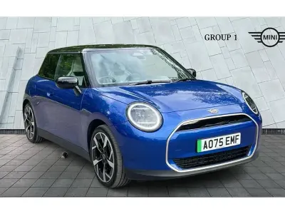 Nowe Mini Cooper Exclusive 135 kW (184 KM) 2025 Niebieski Hatchback
