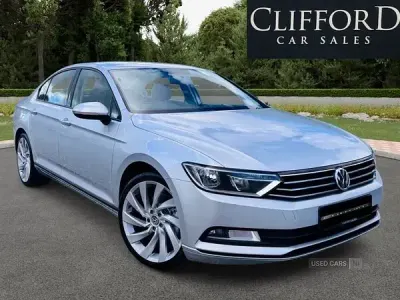 Usado VW Passat S 120 CV (88 kW) 2015 Plateado Berlina