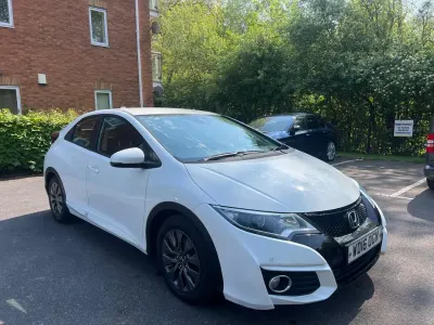Begagnad Honda Civic SE Plus 2016 Vit Halvkombi