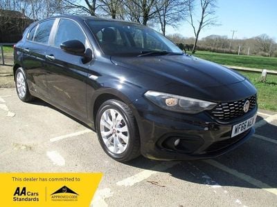 Used Fiat Tipo Easy Plus 120 HP (88 kW) 2016 Black Hatchback