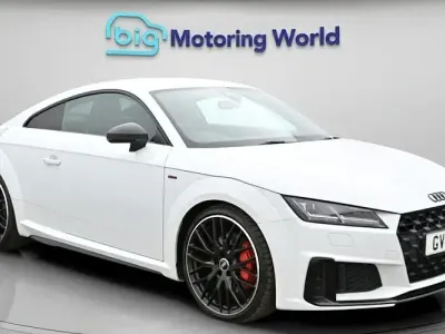Usado Audi TT Black Edition 245 HP (180 kW) 2021 Branco Coupé
