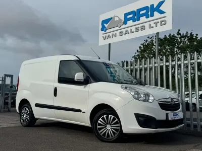 Used Vauxhall Combo Sportive 89 HP (65 kW) 2013 White MPV