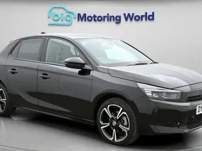 Second-hand Vauxhall Corsa Ultimate 101 CP (74 kW) 2024 Negru Hatchback