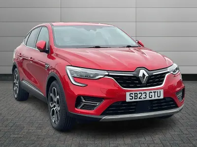 Used Renault Arkana Techno 142 HP (104 kW) 2023 Flame red  SUV