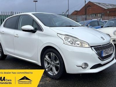 White Used 2015 Peugeot 208 Allure Hatchback | £3,895 (Good price)