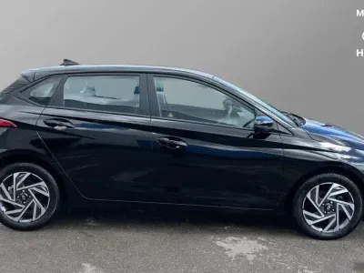 Gebraucht Hyundai i20 Advanced 100 PS (73 kW) 2025 Schwarz Kleinwagen
