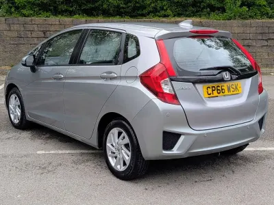 Second-hand Honda Jazz SE 102 CP (75 kW) 2017 Argintiu Hatchback