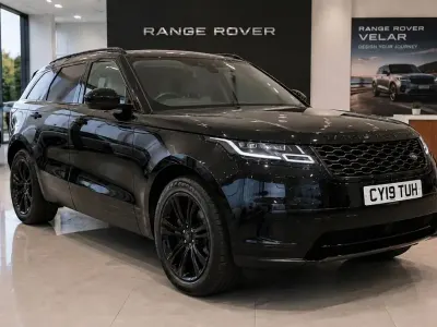 Używany Land Rover Range Rover Velar SE 250 KM (183 kW) 2019 Czarny SUV