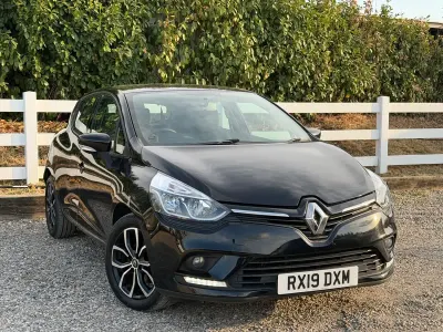 Used Renault Clio Play 90 HP (66 kW) 2026 Black Hatchback