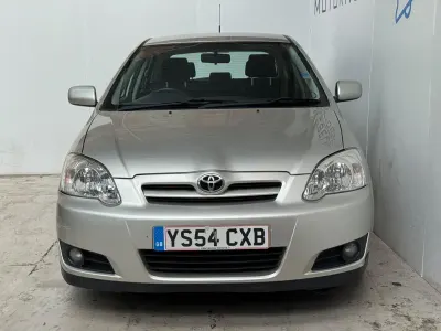 Used Toyota Corolla 97 HP (71 kW) 2005 Silver Hatchback