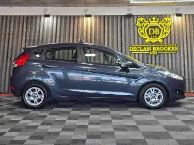 Used Ford Fiesta Zetec 95 HP (69 kW) 2014 Grey Hatchback