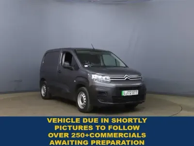 Begagnad Citroën e-Berlingo 100 kW (136 HK) 2023 Grå Minibuss