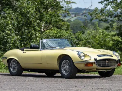 Used Jaguar E-Type 272 HP (200 kW) 1974 Yellow Cabriolet