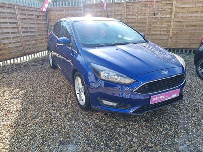 Używany Ford Focus Zetec 120 KM (88 kW) 2015 Niebieski Hatchback