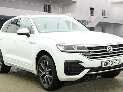 White Used 2018 VW Touareg R-line SUV | £21,995 (A bit pricey)