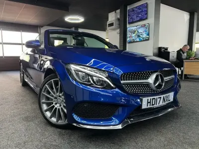 Usado Mercedes C220 AMG line 2017 Azul Cabrios