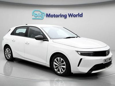 Used Vauxhall Astra Design Edition 129 HP (94 kW) 2022 White Hatchback
